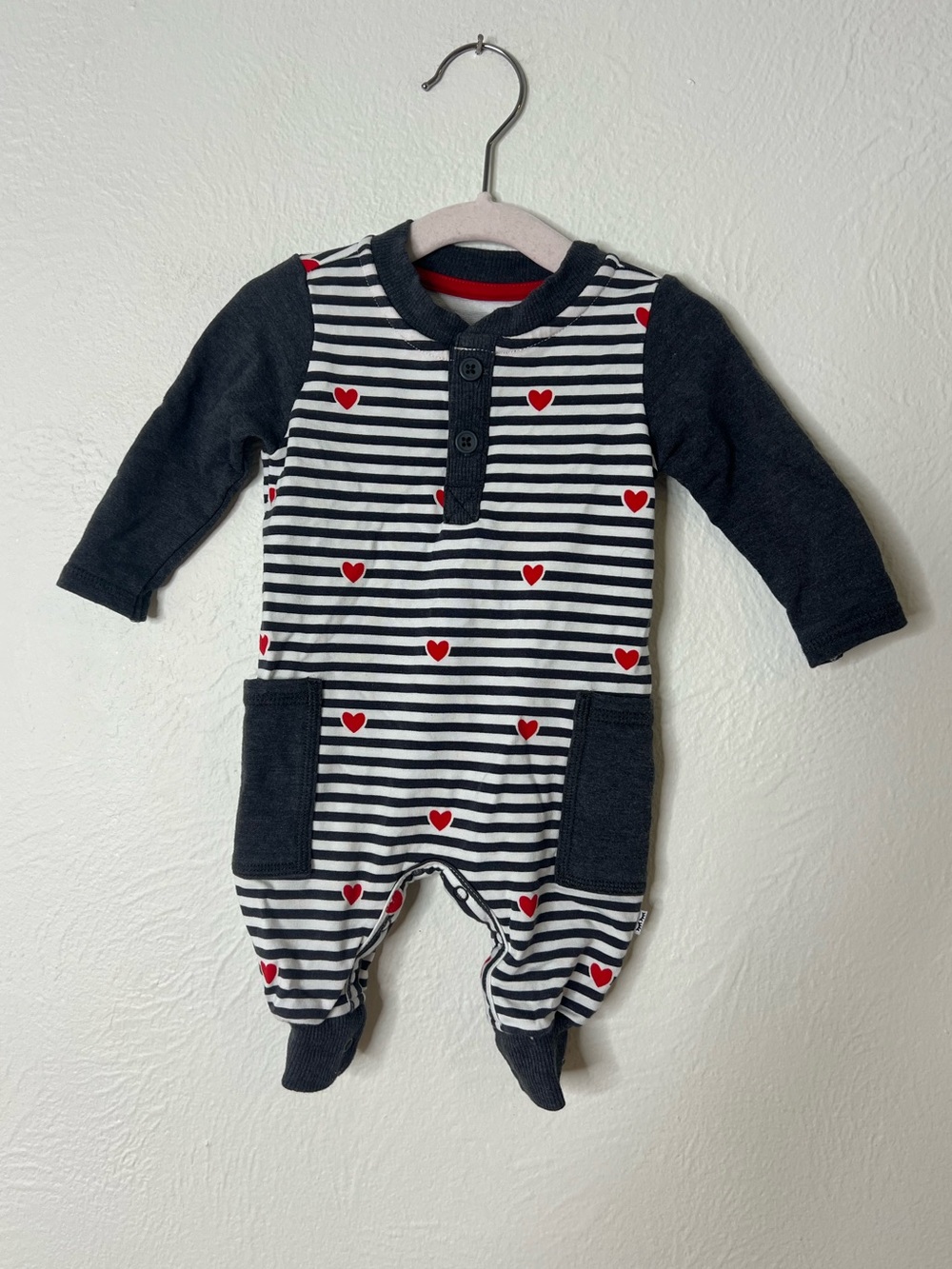 Play By Little Sleepies Striped Hearts One-Piece Romper size Newborn